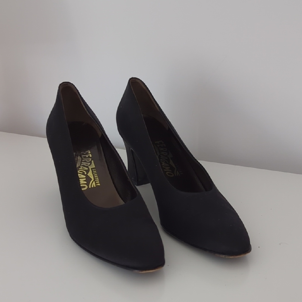 Salvatore Ferragamo Women's Black Pumps